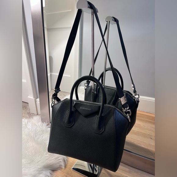 Givenchy Antigona Small Black Grained Leather Bag W/Silver Hardware - Picture 4 of 16
